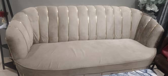 5 seater and table