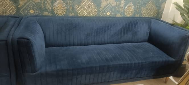 5 seater sofa and table
