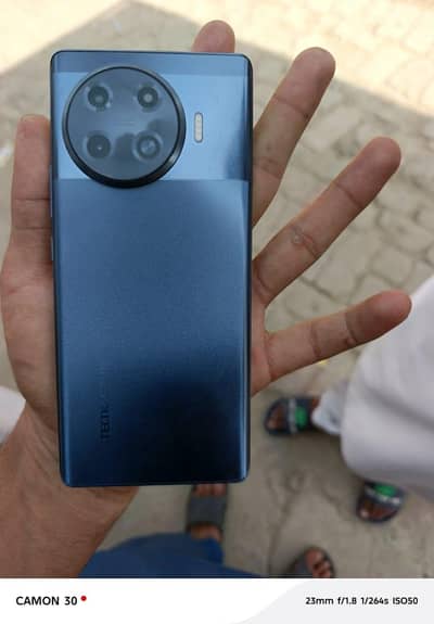 10 by 10 with box and charge urgent sale 16 256 wala mobile ha