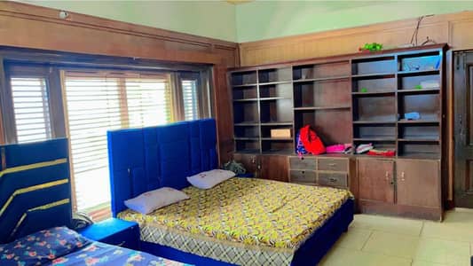 0321 86 10 688 old construction house available for rent suitable for office academy use or residential