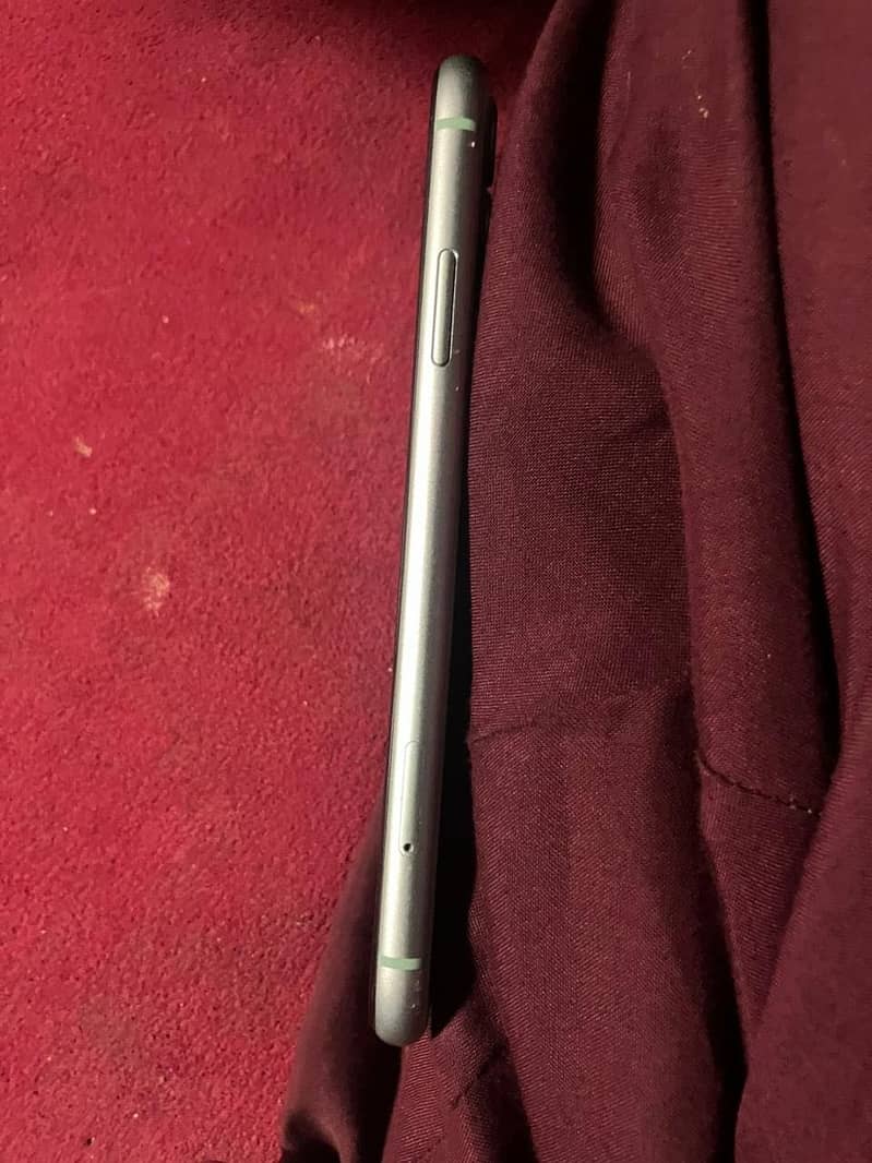 iPhone 11 2