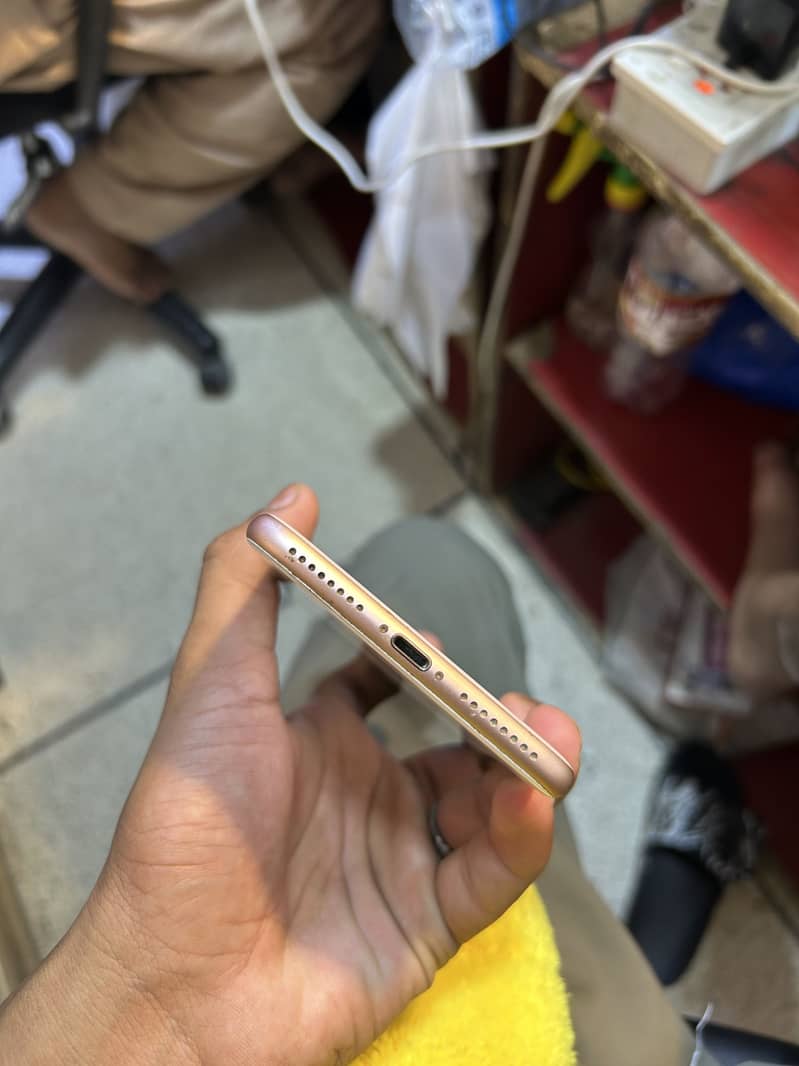 IPhone 8 Plus 7