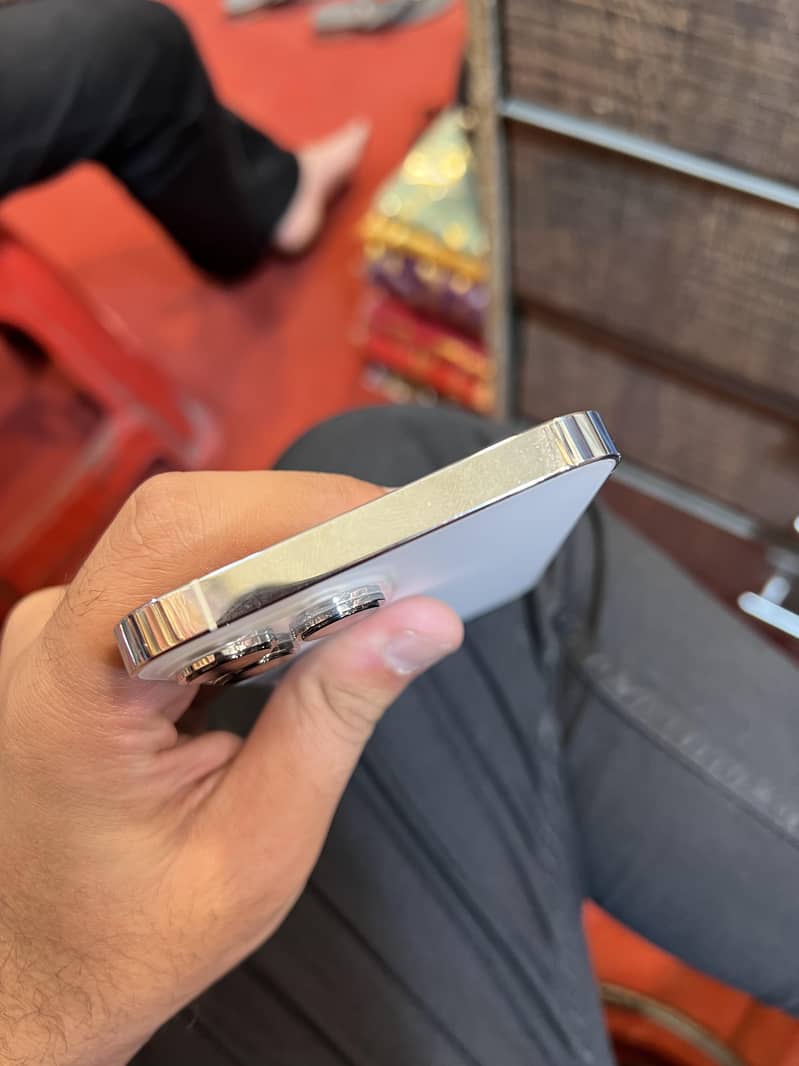 iphone 13 pro max 4