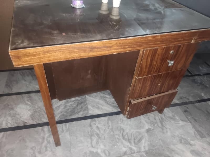 Study Table and chair 2
