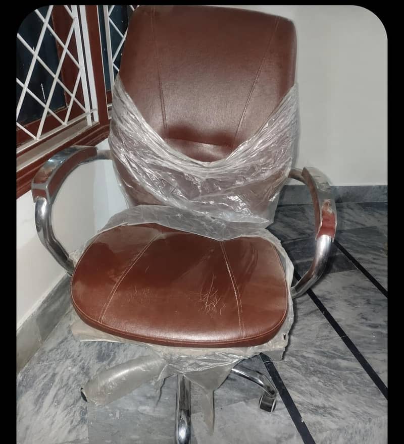 Study Table and chair 3