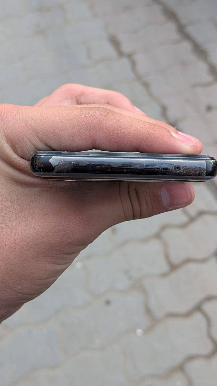 GOOGLE PIXEL 6A 3