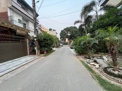 10 marla house for sale in wapda town block F1