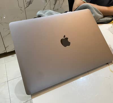 Apple MacBook Pro 2017 13” Retina | Core i5 | 8GB RAM | 128GB SSD