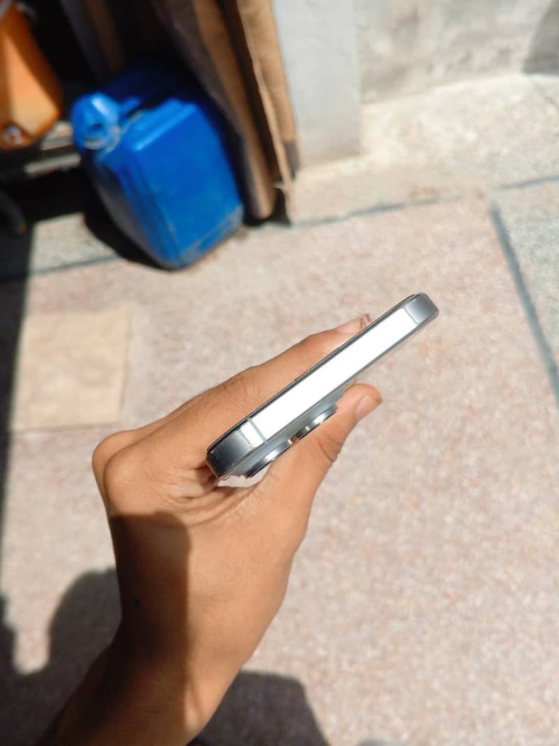 Iphone 16 pro max 1