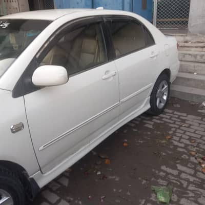 Toyota Corolla SE saloon