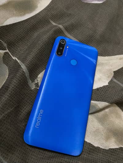 Realme c3 ram 3 storage 32 gb box charger no opne all orgnail hy