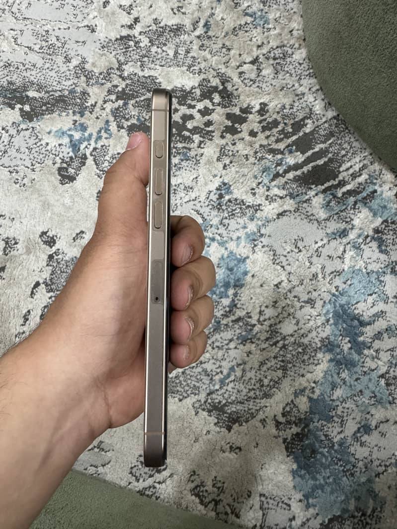 Iphone 16 pro max 1