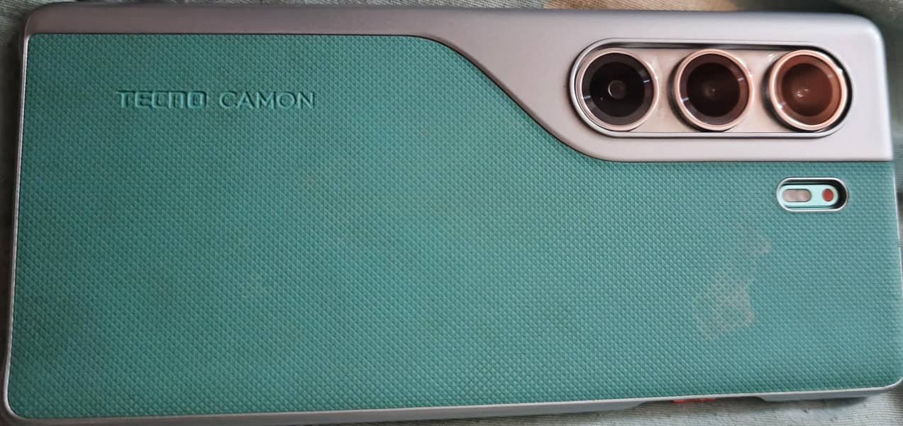 tecno camon 40 pro 1