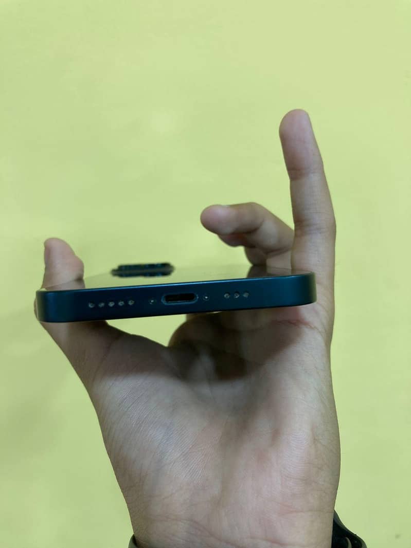 iPhone 14 4