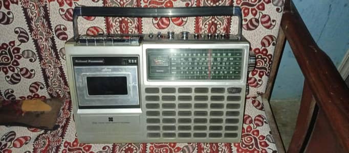 National Panasonic tape recorder RQ-554 with FM band