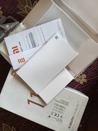 Xiaomi Mi 11 lite NE 5G 256GB with Box charger