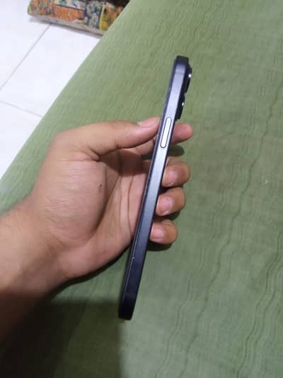 Iphone 15 plus 128 FU black Back Crack