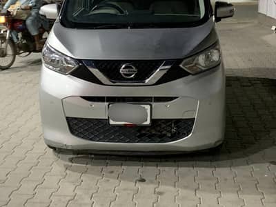 Nissan DayZ (03247607332)