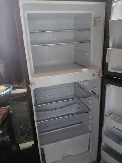 1 month uses urgent sale Need a Money