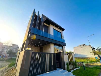 5 Marla Luxury House is Available for Rent in Bahria Town Lahore