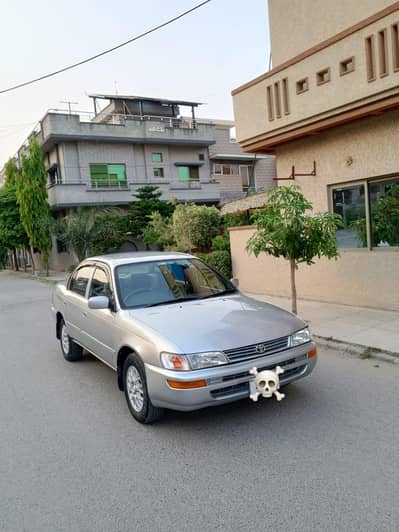 Corolla 2d limited 2001 excellent condition Lahore number
