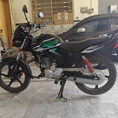 Honda CB125 Like New