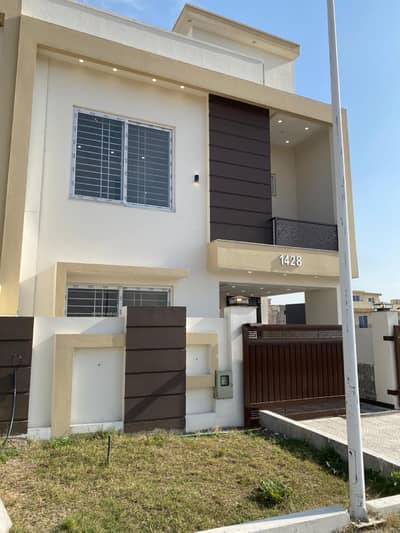 Elegant Designer 5 Marla House Available for Rent