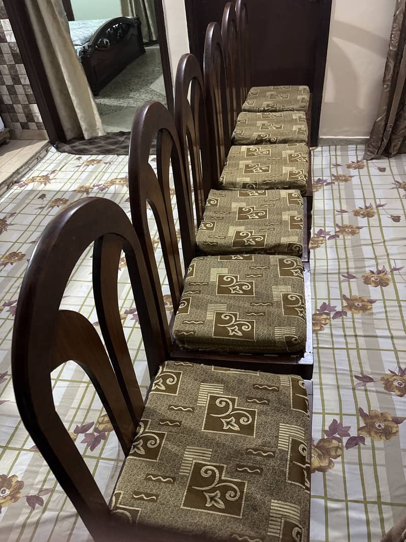 Dining Table with 6 chairs 3