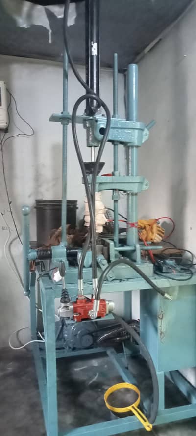 hand molding hadrolik machine