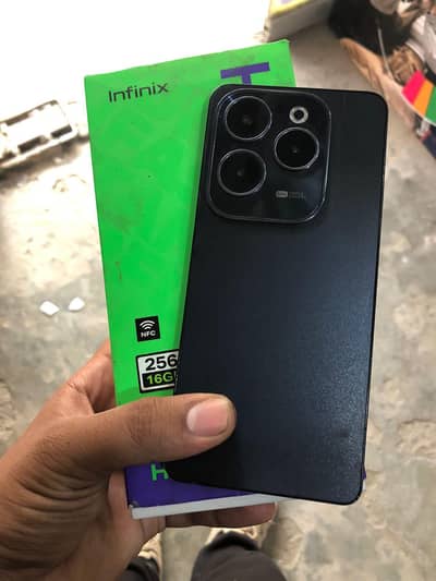 Infinix Hot 40 8+8/256 Best Gaming Device