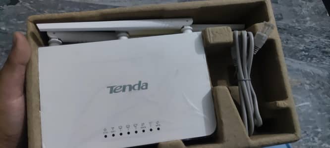 TENDA N300 WIFI ROUTER