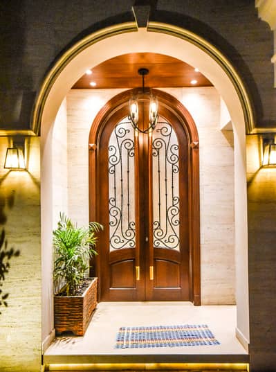 5 Marla Luxurious Bungalow Prime Location