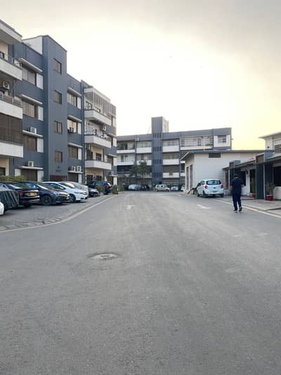 2390 SQ FT 1ST FLOOR FLAT AVAILABLE FOR SALE IN ASKARI IV