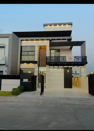 10 Marla Luxury upper portion is Available for Rent in Bahria Town Lahore