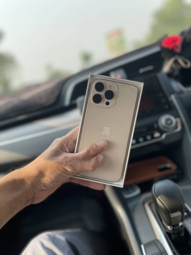 Iphon 16 pro max 0