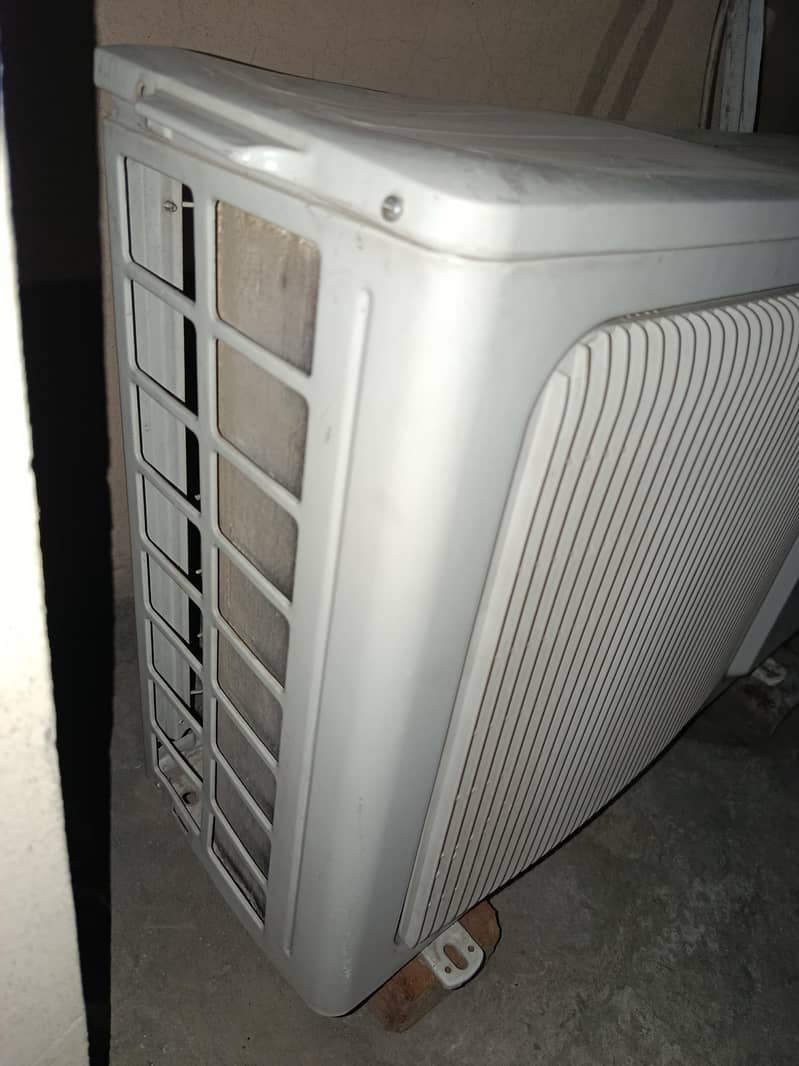 Gree 1.5 ton split AC 4