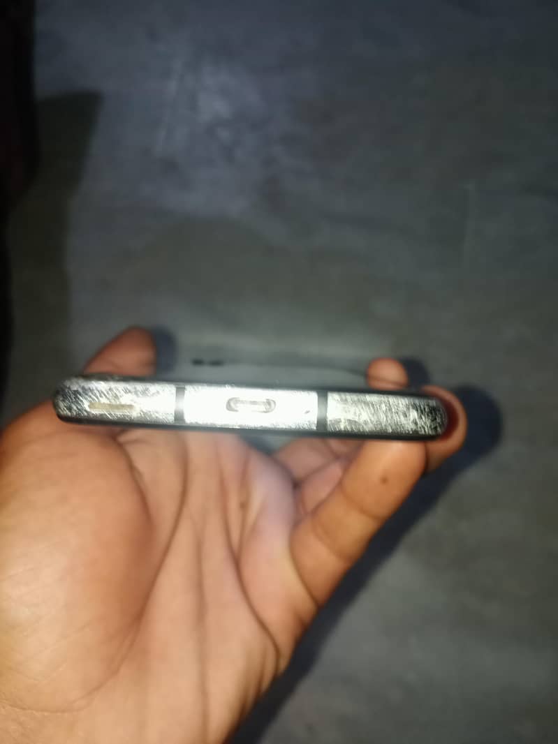 Aques sharp R2 mobile 3