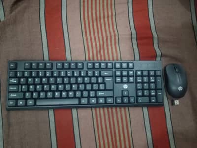 hp wireless keyboard+ mouse combo like new ( 1 month used)2.4 GHz