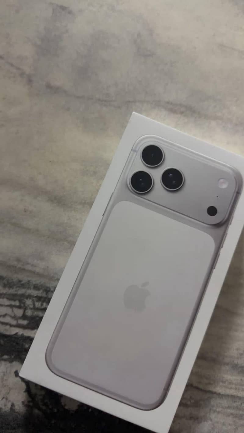 iphone 17 Pro man 0