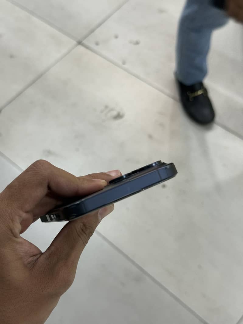 Iphone 15 Pro Max 4