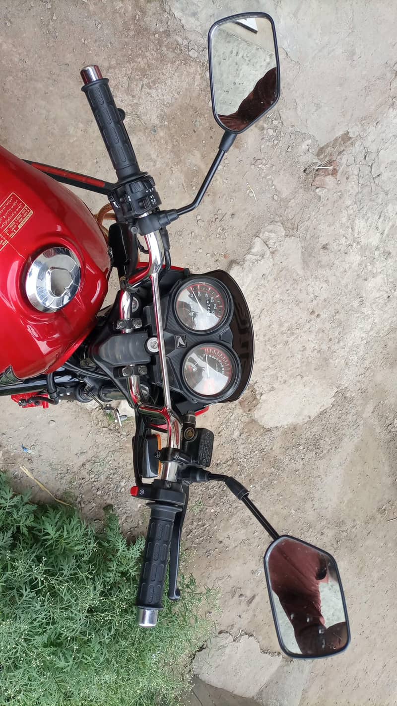 Honda CB125F 3