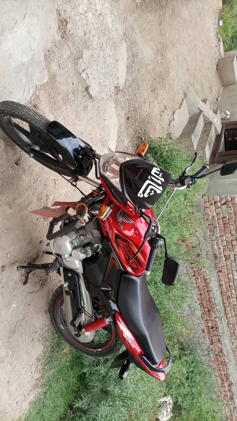 Honda CB125F 6
