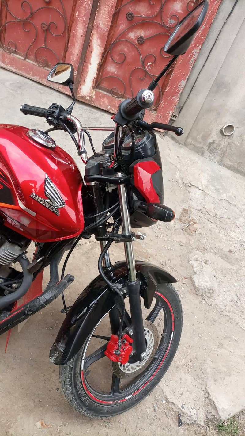 Honda CB125F 10