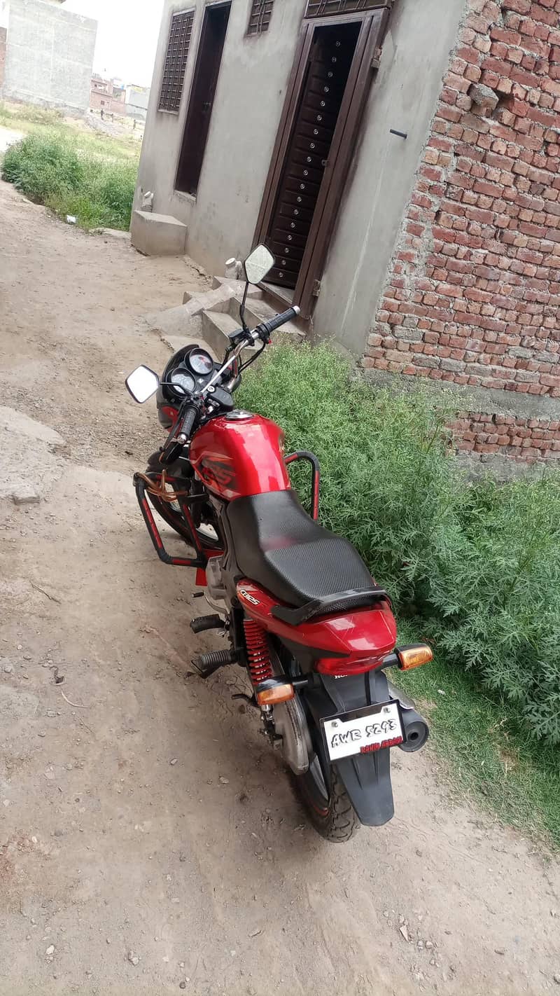 Honda CB125F 13
