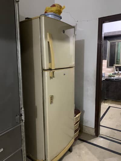 PEL  Refrigerator large size all ok ha 10 by 8
