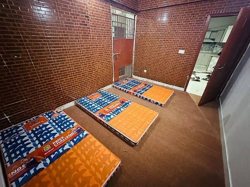 Sharing Room Available 3