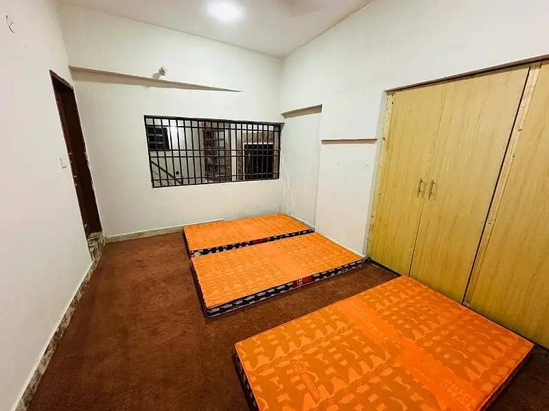 Sharing Room Available 4