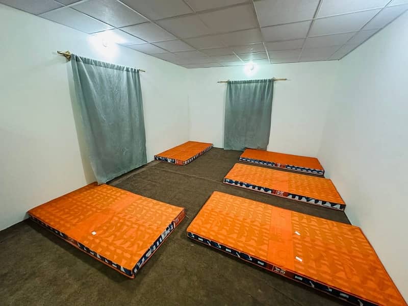 Sharing Room Available 11