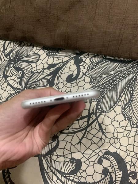iphone 7 (pta approved) 4