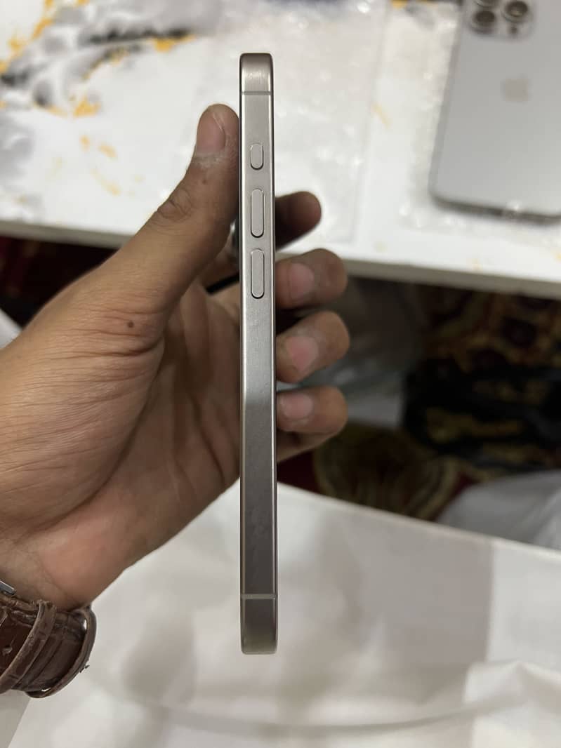 Iphone 15 pro 4